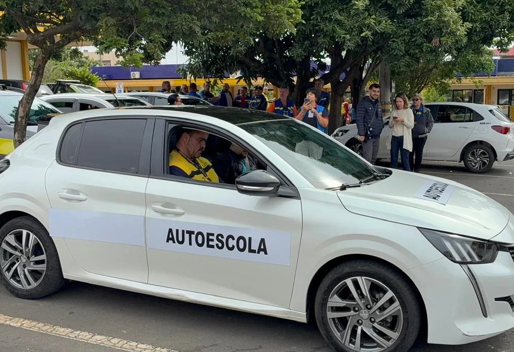 Detran-SP altera exame prático e libera carro do candidato; veja regras