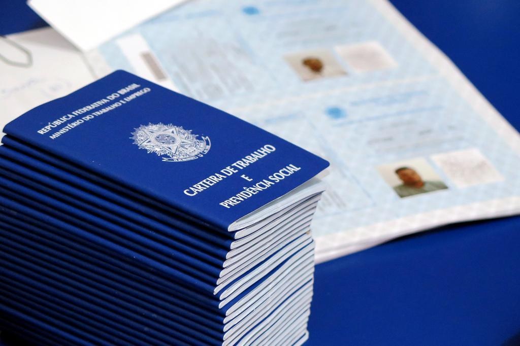 Santa Rita do Passa Quatro cria 79 vagas formais em março e setor de serviços impulsiona resultado