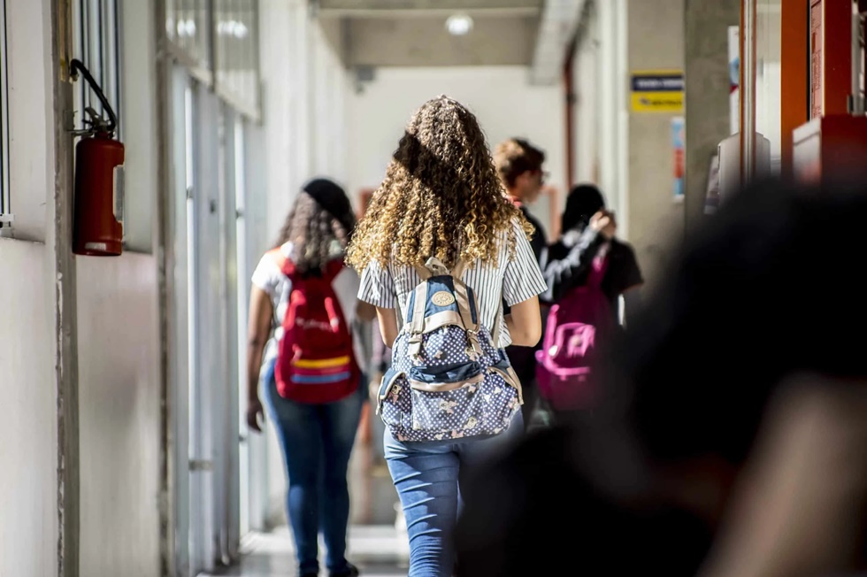 Alunos de Santa Rita do Passa Quatro e região podem disputar intercâmbio gratuito em cinco países