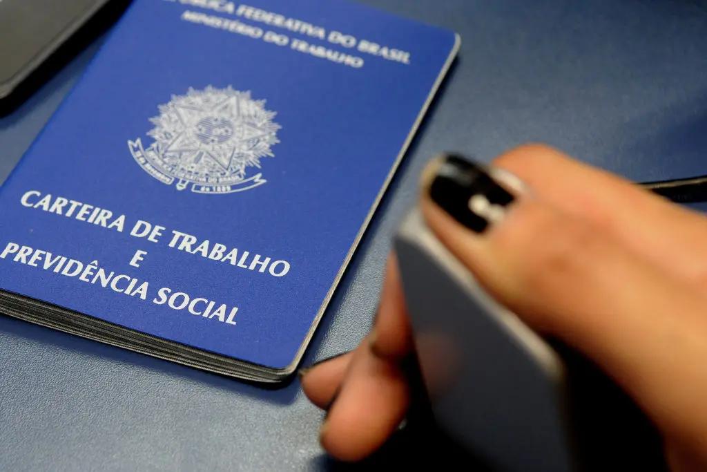 Santa Rita do Passa Quatro fecha semestre com saldo positivo de empregos