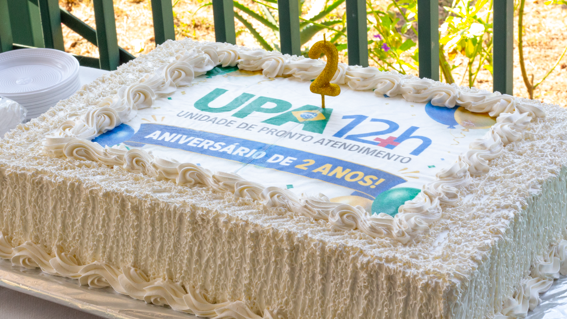 bolo de aniversário em celebração aos 2 anos da UPA Zezinho Rodrigues