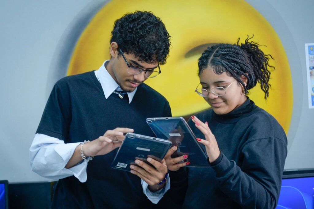 Santa Rita do Passa Quatro receberá 71 novos tablets para escolas estaduais